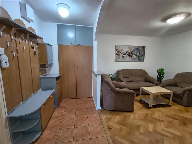 Apartament cu 2 camere circular în Sub Arini