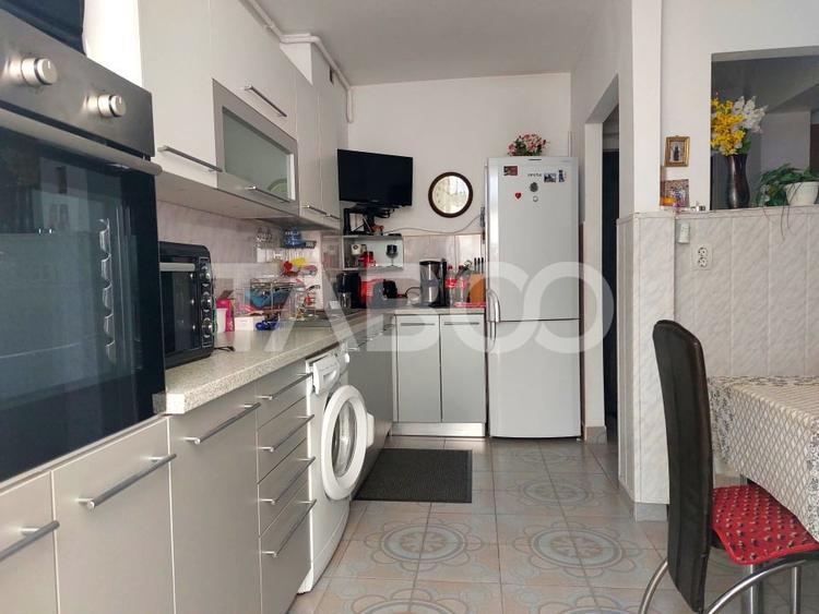 Apartament cu 3 camere decomandat, mobilat în Cisnădie