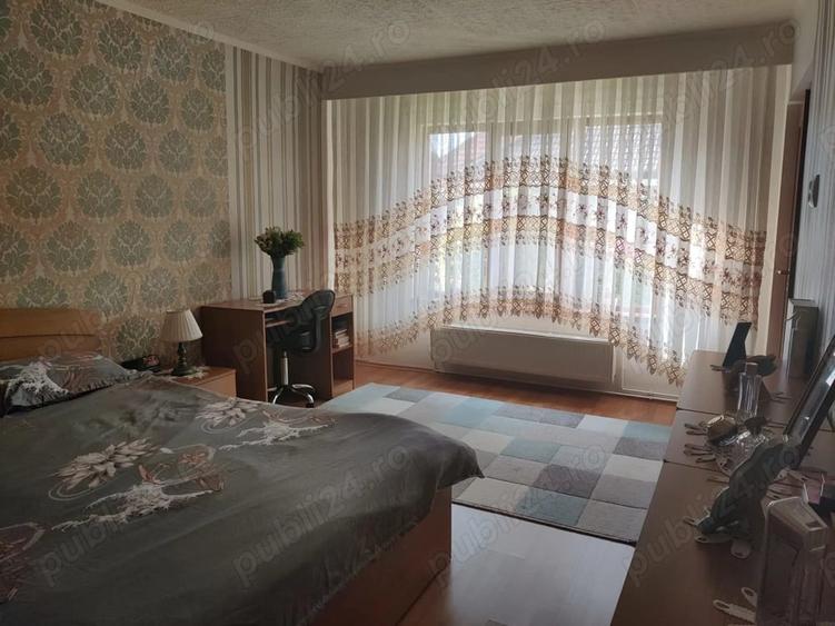 Casă cu 5 camere în Central