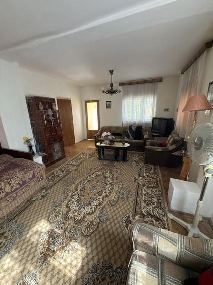 Casă cu 3 camere în Valea lui Enache