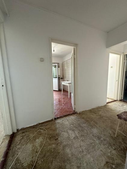 Apartament cu 3 camere decomandat în Barieră