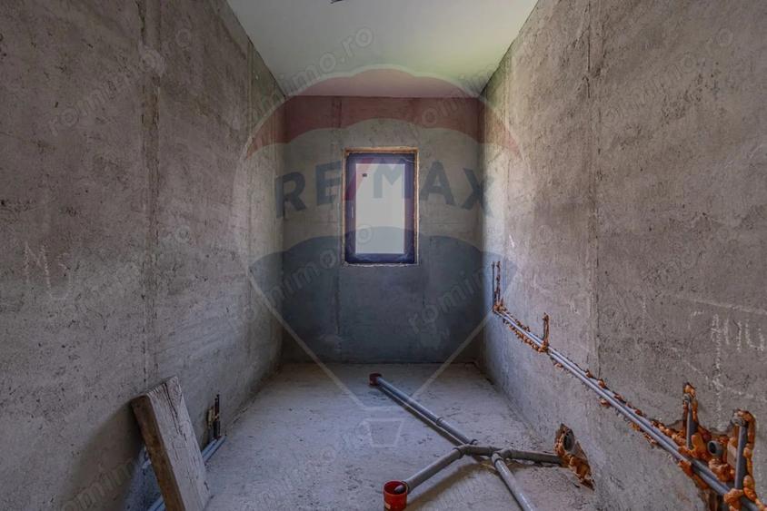 Casă cu Teren 2914 Mp în Bogata Olteană
