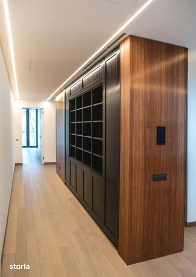 Apartament cu 5 camere în Aviatorilor