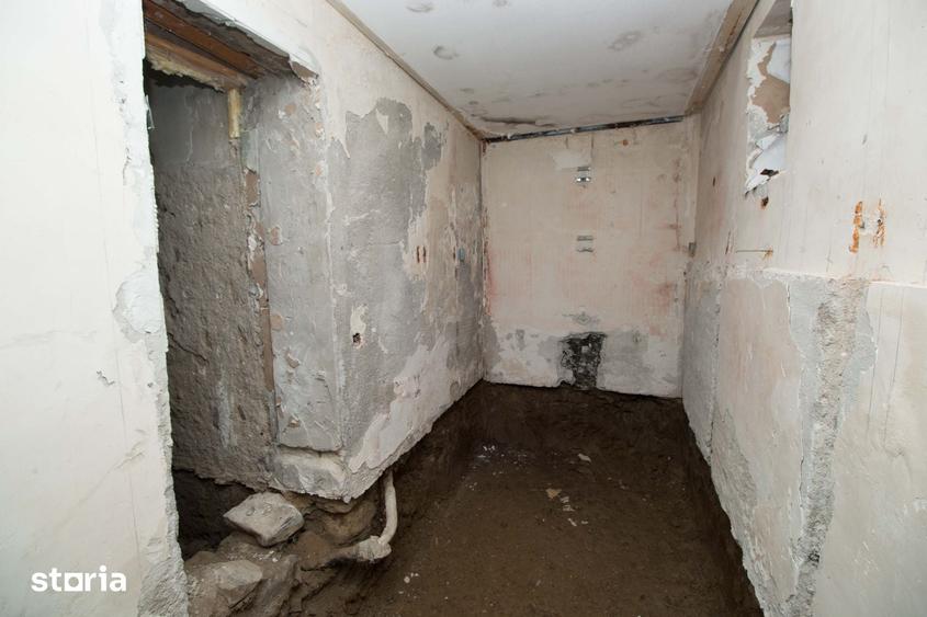 Casă cu 6 camere cu Teren 200 Mp în Central