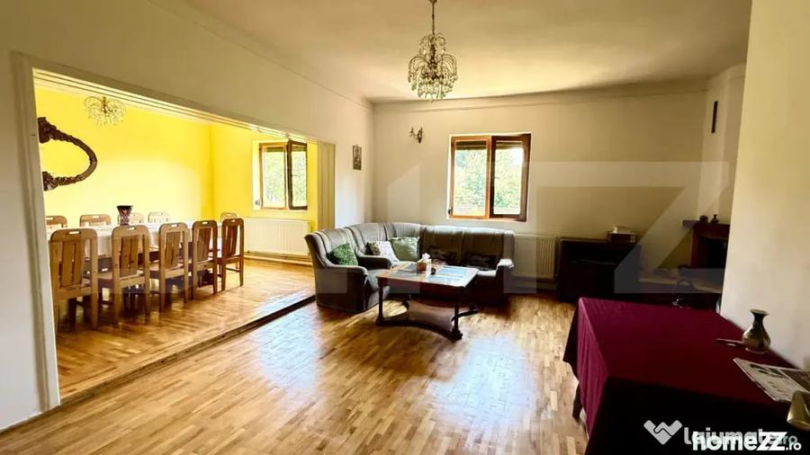 Casă cu 6 camere cu Teren 1108 Mp în Central