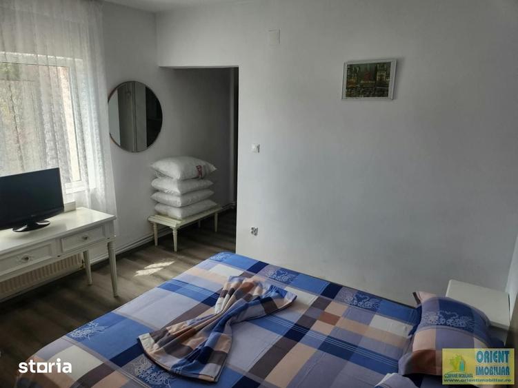 Casă cu 7 camere cu Teren 300 Mp în Nord