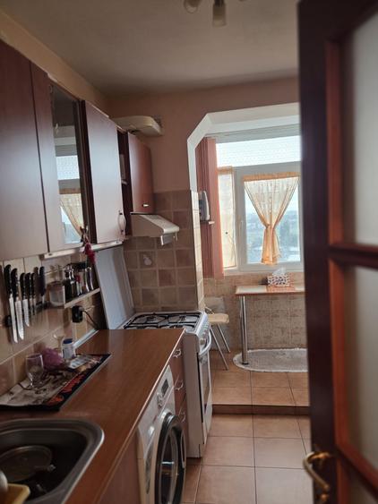Apartament cu 2 camere semidecomandat în Eroii Revoluției