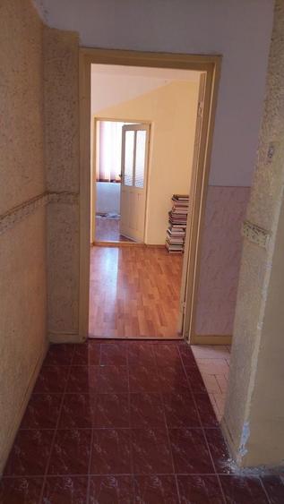 Apartament cu 2 camere semidecomandat în 5 Călărasi