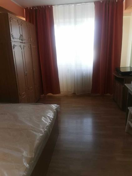 Garsonieră decomandată în Micro 39