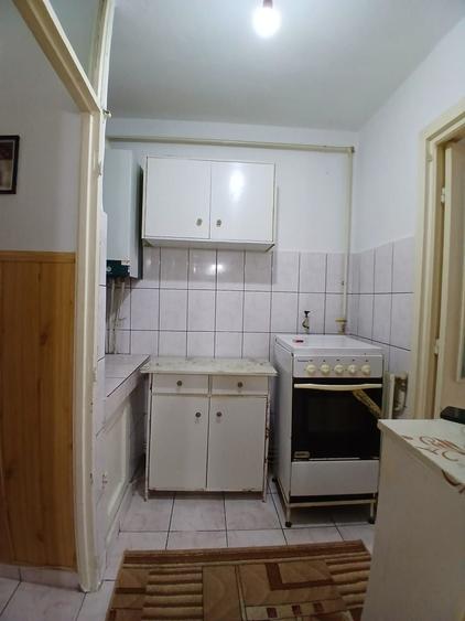 Garsonieră decomandată în Central