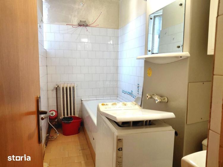 Apartament cu 3 camere decomandat în Săsar