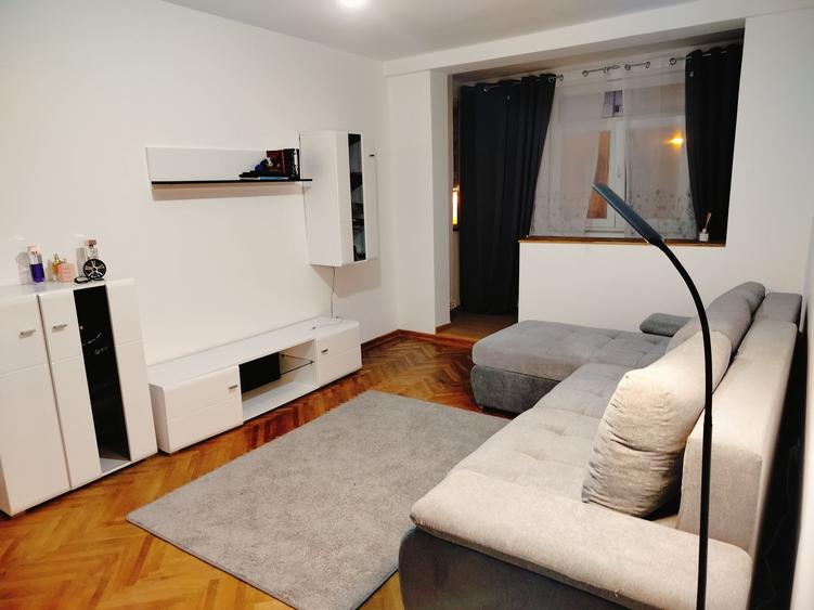 Apartament cu 2 camere în Micro 19