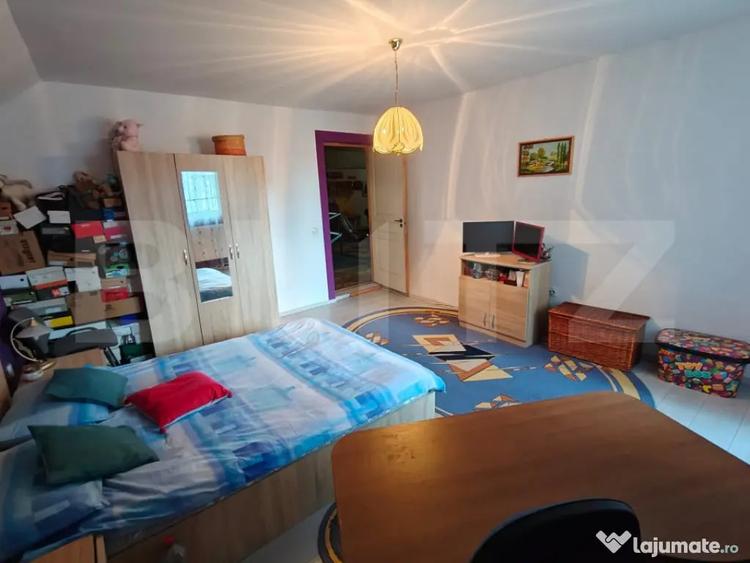 Casă cu 7 camere cu Teren 1430 Mp în Mărișel