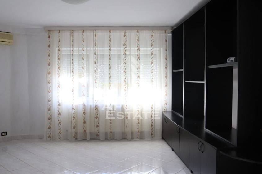Apartament cu 3 camere decomandat, mobilat în Micălaca