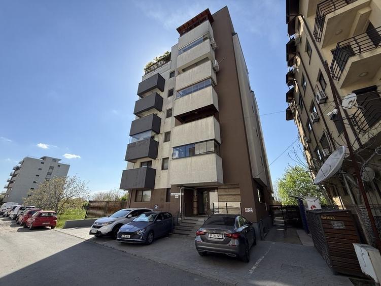 Apartament cu 3 camere decomandat, mobilat în Băneasa