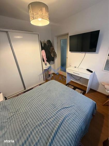 Apartament cu 3 camere decomandat în Cetate
