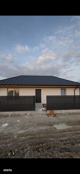 Casă cu 3 camere cu Teren 285 Mp în Clinceni