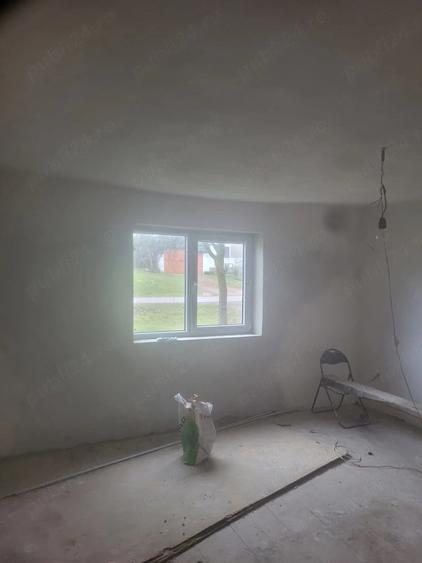 Casă cu 1 camere cu Teren 1300 Mp în Central