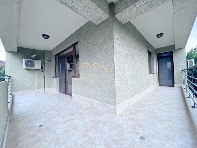 Apartament cu 3 camere decomandat în Băneasa