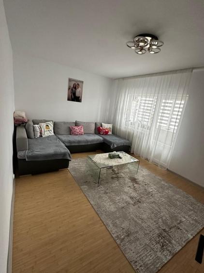 Apartament cu 2 camere decomandat în Florești