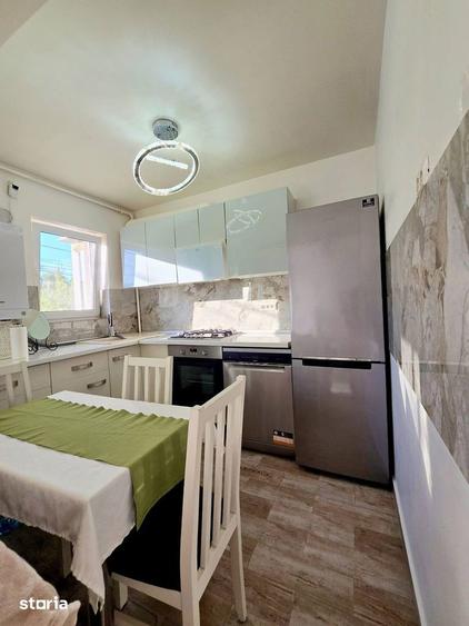Apartament cu 3 camere decomandat în Dobroești