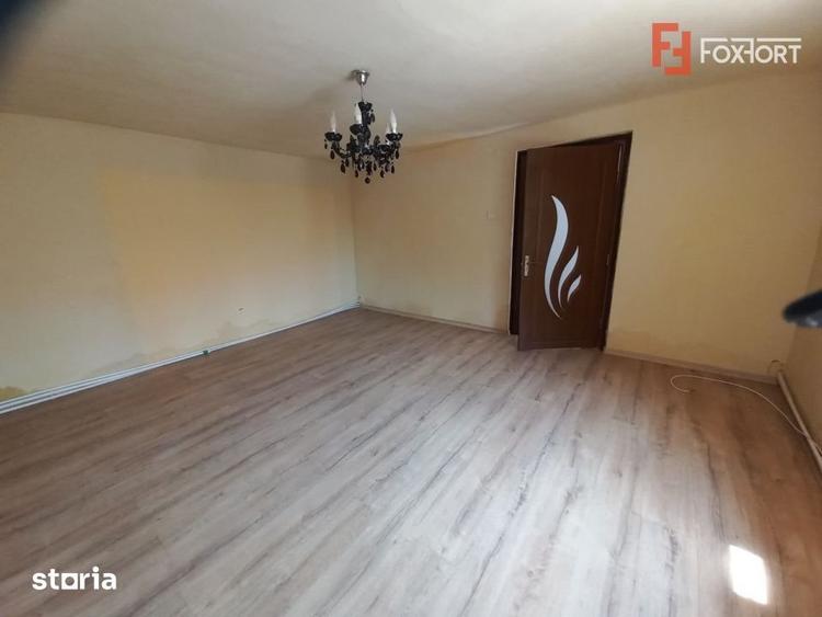 Casă cu 4 camere cu Canalizare în Crișan