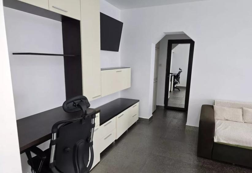 Apartament cu 2 camere semidecomandat, mobilat în Tomis II