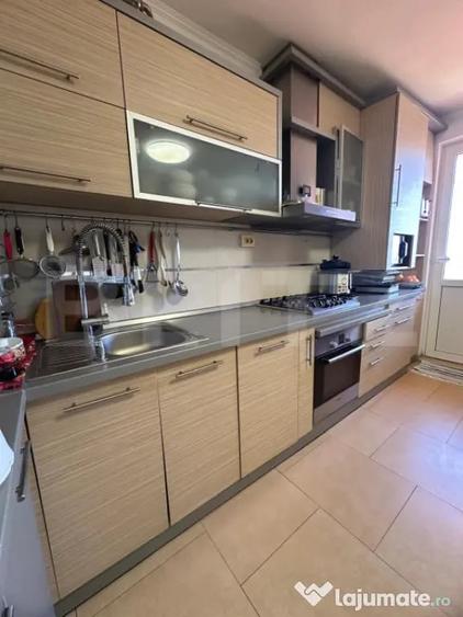 Apartament cu 3 camere decomandat, mobilat în 7 Noiembrie