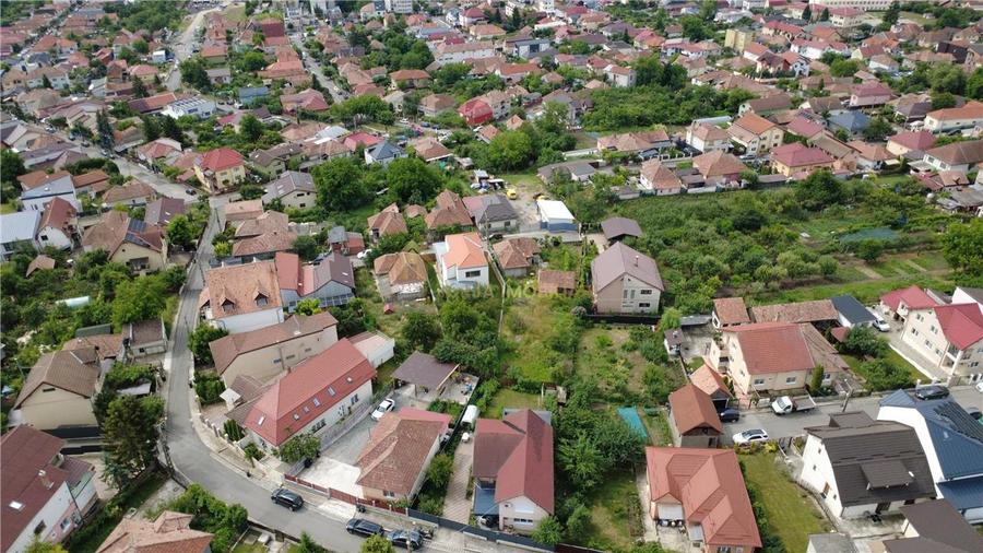 Casă individuală cu 2 camere cu Canalizare în Dâmbul Rotund