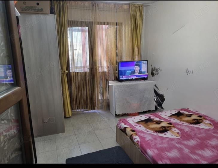 Apartament cu 3 camere decomandat în Mangalia