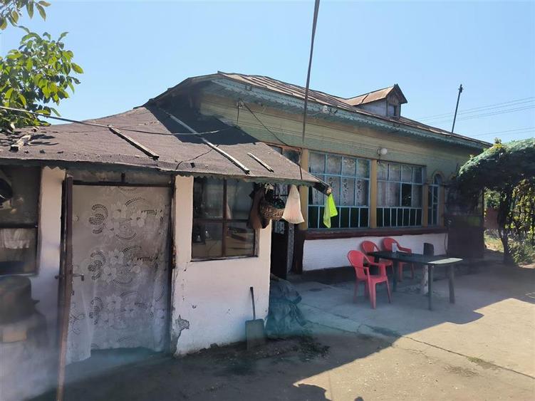 Casă cu 3 camere cu Canalizare în Novaci