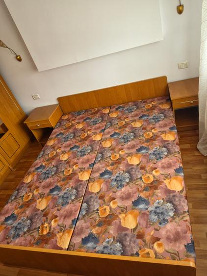 Apartament cu 4 camere semidecomandat în Apărătorii Patriei