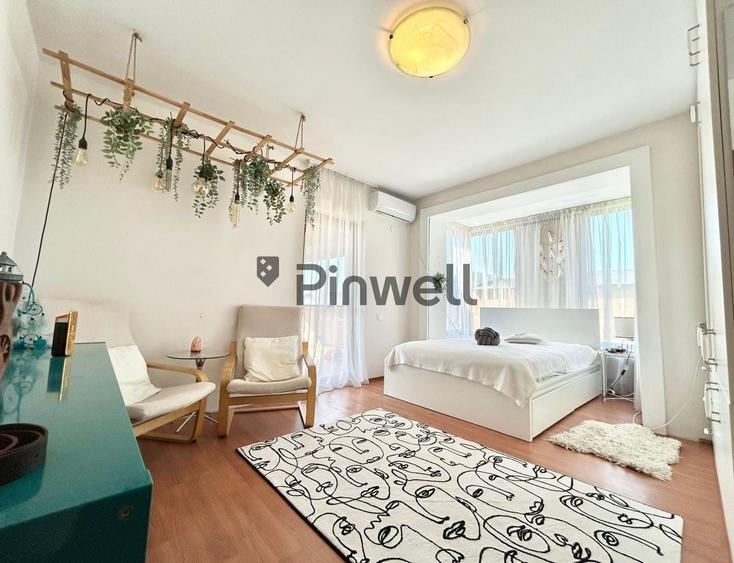 Casă individuală cu 8 camere cu Canalizare în Odăile