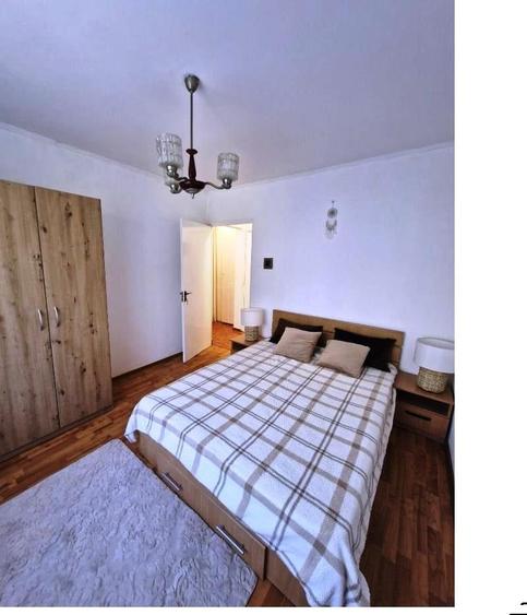 Apartament cu 3 camere decomandat în Dristor