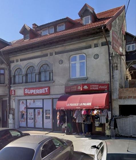 Apartament cu 4 camere semidecomandat în Ultracentral