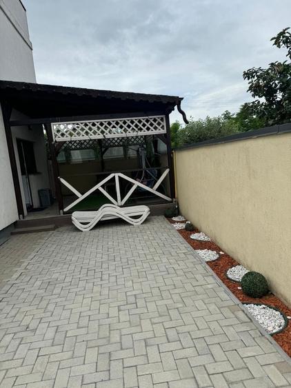 Casă cu 4 camere în Costi