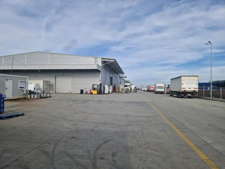 Spațiu industrial, de 4,660 mp, în Glina