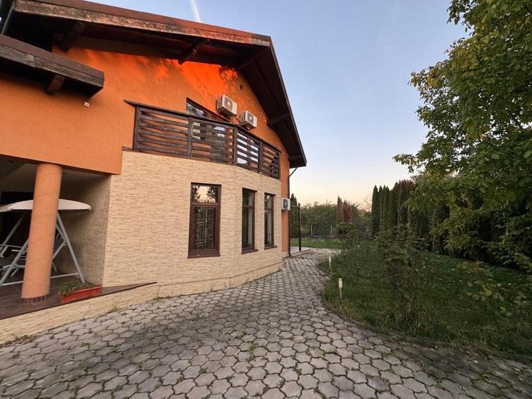 Casă cu 4 camere în Central