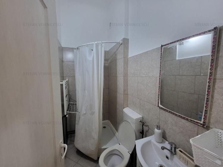 Casă individuală cu 5 camere cu Canalizare în Copou