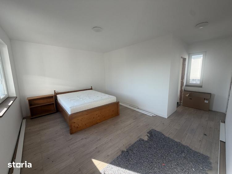 Casă cu 5 camere cu Teren 400 Mp în Sângeorgiu de Mureș
