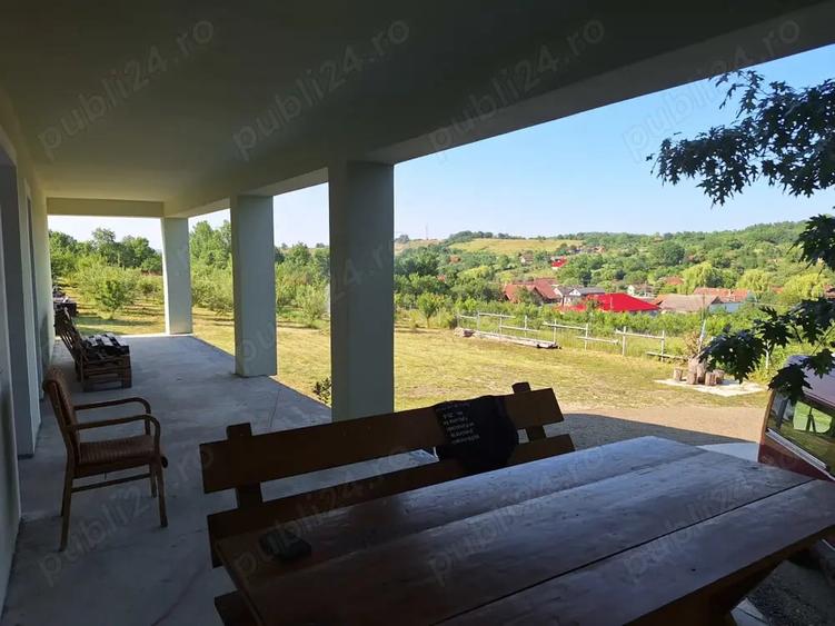 Casă cu 6 camere cu Teren 2900 Mp în Șiștarovăț