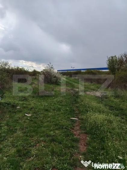 Teren de 8280 mp, în Central