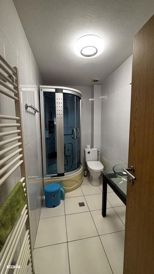 Apartament cu 3 camere decomandat, mobilat în Central