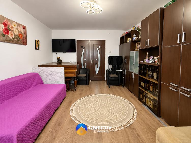 Apartament cu 4 camere decomandat în Precista