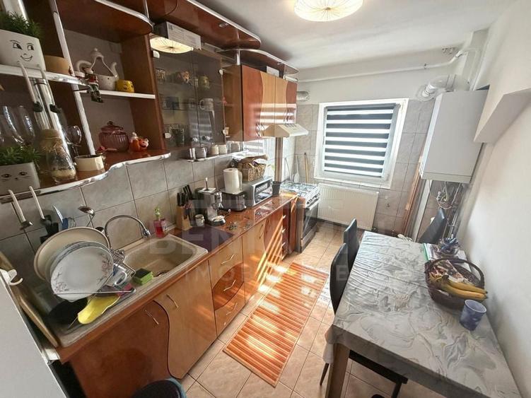 Apartament cu 2 camere decomandat în 1 Mai