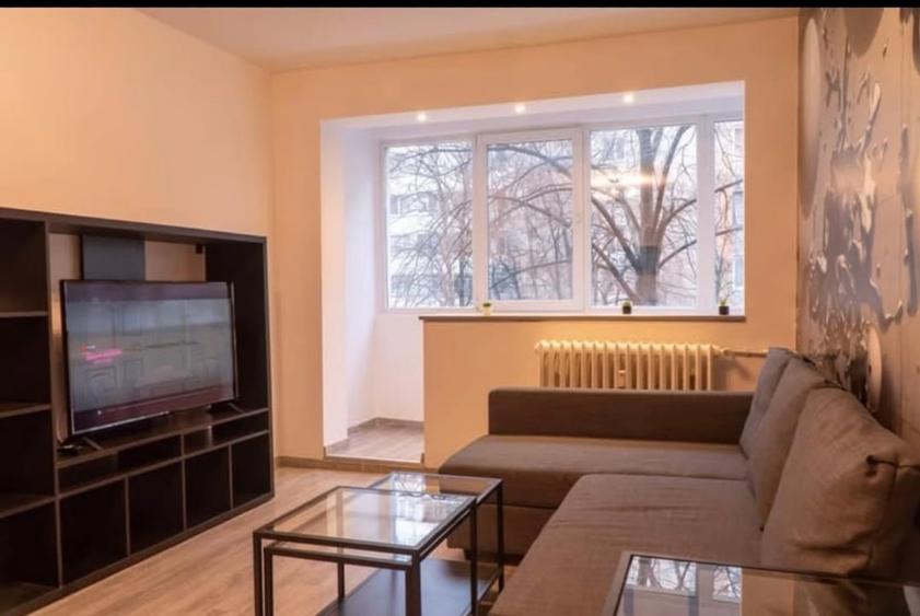 Apartament cu 2 camere semidecomandat, mobilat în Alexandru Obregia