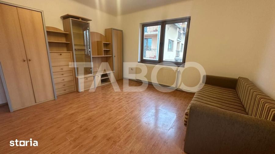 Apartament cu 3 camere decomandat în Țiglari