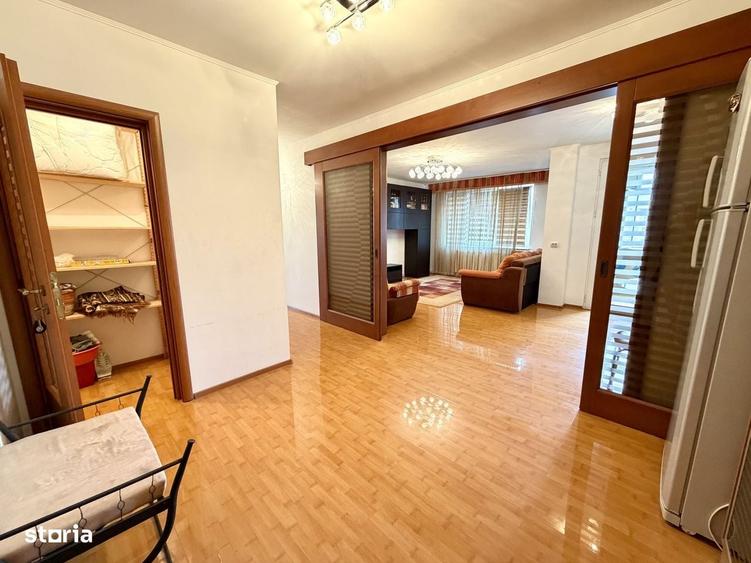Apartament cu 3 camere decomandat în Ultracentral