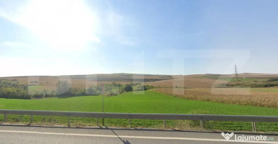 Teren de 5800 mp, în Central