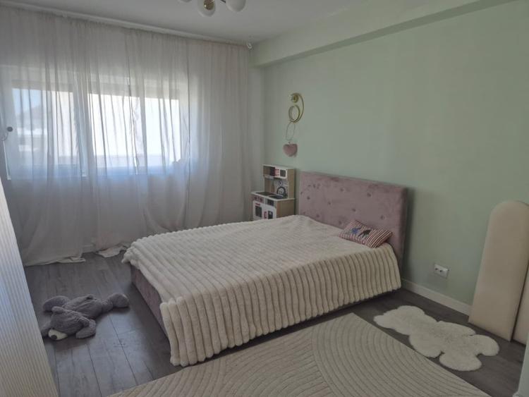 Casă individuală cu 4 camere cu Canalizare în Tunari